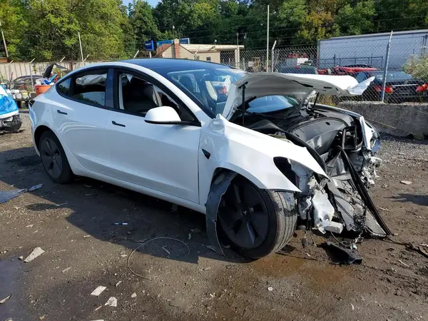 5YJ3E1EA6PF471023 — 2023 Tesla Model 3, фото 4 с аукциона Copart, Передняя часть
