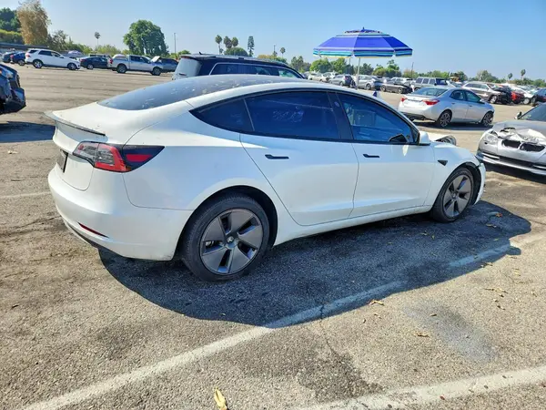 5YJ3E1EA9PF673953 — 2023 Tesla Model 3, фото 3 с аукциона Copart, Передняя часть
