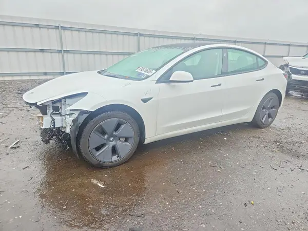 5YJ3E1EA1PF511475 — 2023 Tesla Model 3, Передняя часть (Front End), фото до ремонта