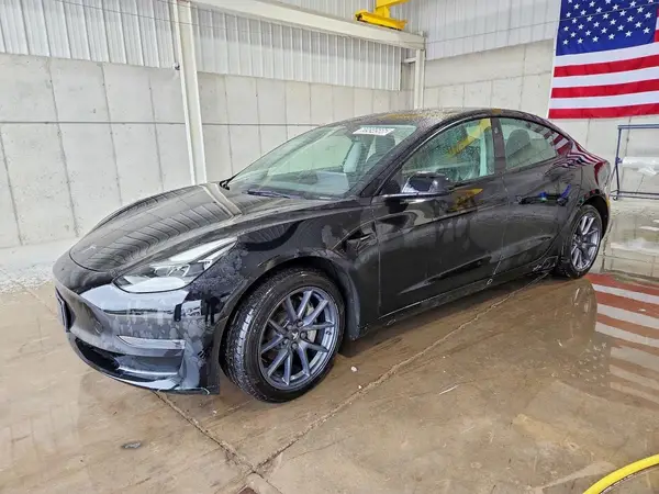 5YJ3E1EA9PF449484 — 2023 Tesla Model 3, Передняя часть (Front End), фото до ремонта