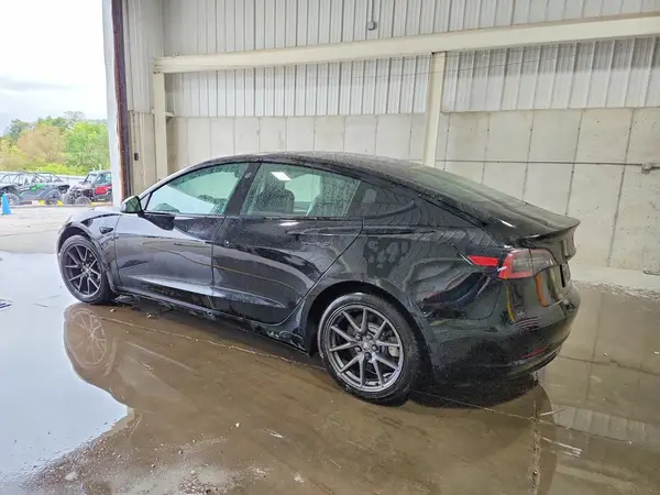 5YJ3E1EA9PF449484 — 2023 Tesla Model 3, фото 2 с аукциона Copart 30.09.2026, Передняя часть