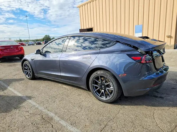 5YJ3E1EA4PF417610 — 2023 Tesla Model 3, фото 2 с аукциона Copart, Задняя часть