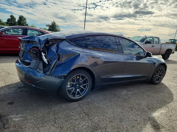 5YJ3E1EA4PF417610 — 2023 Tesla Model 3, фото 3 с аукциона Copart, Задняя часть