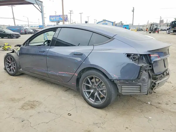 5YJ3E1EA4PF652511 — 2023 Tesla Model 3, фото 2 с аукциона Copart, Передняя часть