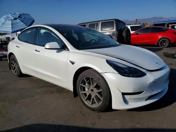 5YJ3E1EA8PF605059 — 2023 Tesla Model 3, фото 4 с аукциона Copart, Передняя часть