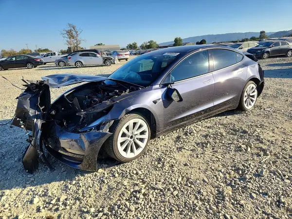 5YJ3E1EAXPF705440 — 2023 Tesla Model 3, Задняя часть (Rear End), фото до ремонта