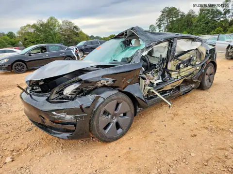 5YJ3E1EA8PF704304 — 2023 Tesla Model 3, Сторона, фото до ремонта