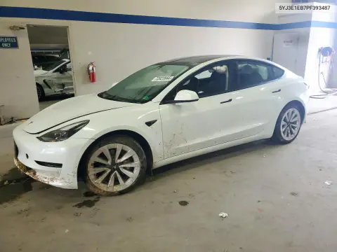 5YJ3E1EB7PF393487 — 2023 Tesla Model 3, Передняя часть, фото до ремонта