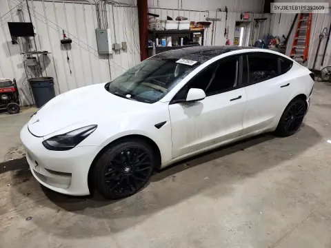 5YJ3E1EB1PF392609 — 2023 Tesla Model 3, Переворот, фото до ремонта