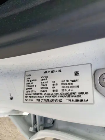 5YJ3E1EA6PF547663 — 2023 Tesla Model 3, Передняя часть, фото до ремонта