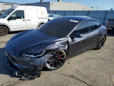 5YJ3E1ET7RF783632 — 2024 Tesla Model 3, Передняя часть (Front End), фото до ремонта
