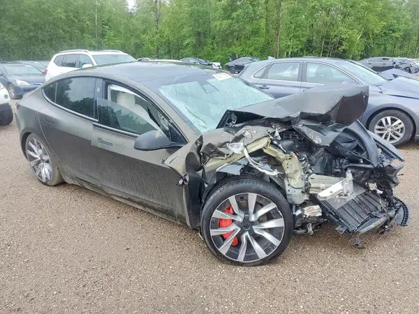LRW3E7EB6RC093617 — 2024 Tesla Model 3, фото 4 с аукциона Copart, Передняя часть