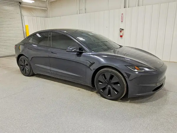 5YJ3E1EB5RF843687 — 2024 Tesla Model 3, фото 4 с аукциона Copart 08.10.2026, Мелкие вмятины и царапины