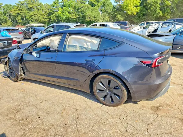 5YJ3E1EA7RF739743 — 2024 Tesla Model 3, фото 2 с аукциона Copart 13.10.2026, Передняя часть