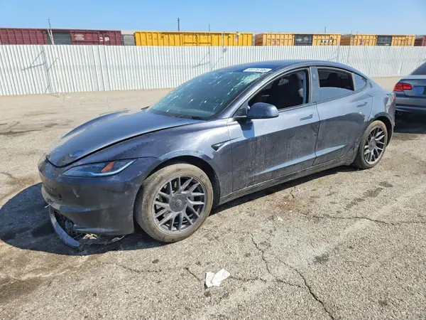 5YJ3E1EA4RF744348 — 2024 Tesla Model 3, Боковая часть (Side), фото до ремонта