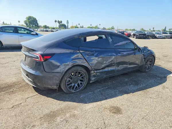 5YJ3E1EA4RF744348 — 2024 Tesla Model 3, фото 3 с аукциона Copart, Боковая часть