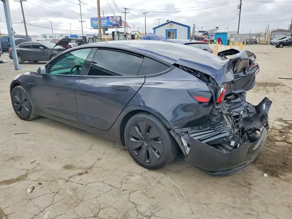 5YJ3E1EA8RF856666 — 2024 Tesla Model 3, фото 2 с аукциона Copart, Задняя часть