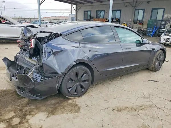 5YJ3E1EA8RF856666 — 2024 Tesla Model 3, фото 3 с аукциона Copart, Задняя часть