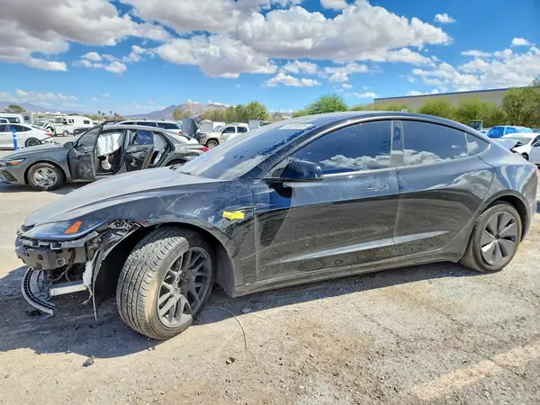5YJ3E1EA7RF728340 — 2024 Tesla Model 3, Боковая часть (Side), фото до ремонта