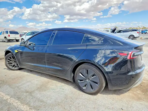 5YJ3E1EA7RF728340 — 2024 Tesla Model 3, фото 2 с аукциона Copart, Боковая часть