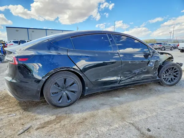 5YJ3E1EA7RF728340 — 2024 Tesla Model 3, фото 3 с аукциона Copart, Боковая часть