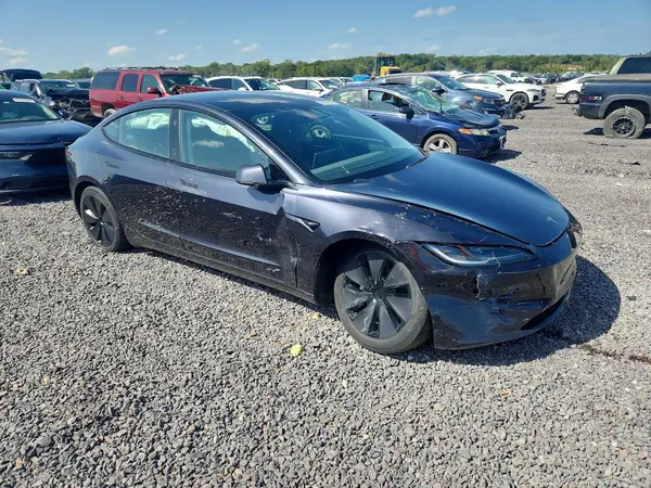 5YJ3E1EB2RF819041 — 2024 Tesla Model 3, фото 4 с аукциона Copart, Боковая часть