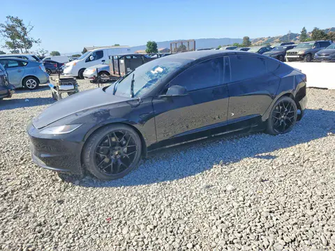 5YJ3E1EA9SF076083 — 2025 Tesla Model 3, Задняя часть (Rear End), фото до ремонта