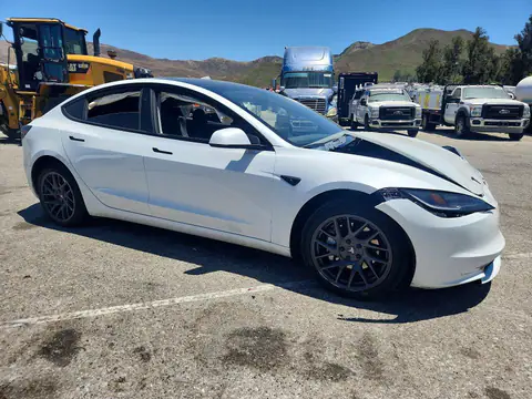 5YJ3E1EA9SF025392 — 2025 Tesla Model 3, фото 4 с аукциона Copart 13.10.2026, Передняя часть