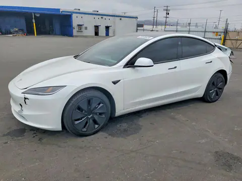5YJ3E1EA2SF077012 — 2025 Tesla Model 3, Задняя часть (Rear End), фото до ремонта