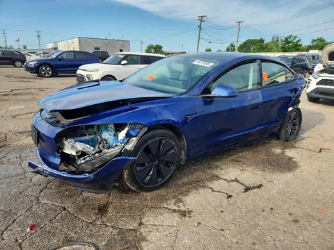 5YJ3E1EAXSF038068 — 2025 Tesla Model 3, Задняя часть (Rear End), фото до ремонта