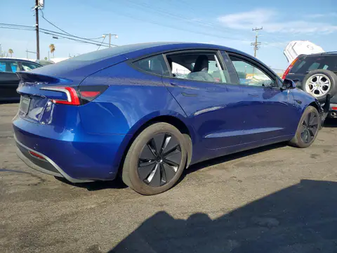 5YJ3E1EA1SF075171 — 2025 Tesla Model 3, фото 3 с аукциона Copart 30.09.2026, Передняя часть