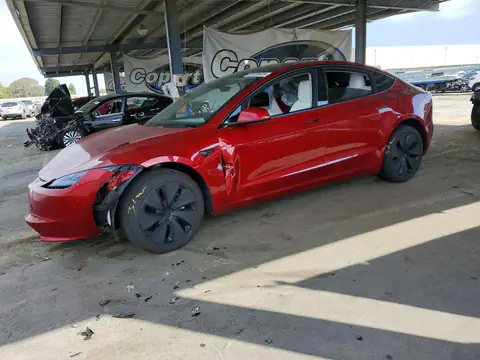 5YJ3E1EA0SF071872 — 2025 Tesla Model 3, Передняя часть (Front End), фото до ремонта