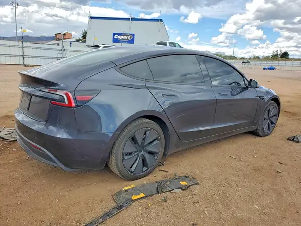 5YJ3E1EA2SF924286 — 2025 Tesla Model 3, фото 3 с аукциона Copart, Град