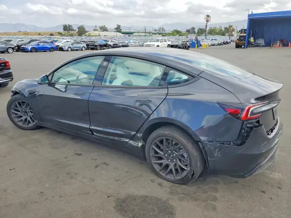 5YJ3E1EA9SF059073 — 2025 Tesla Model 3, фото 2 с аукциона Copart, Передняя часть