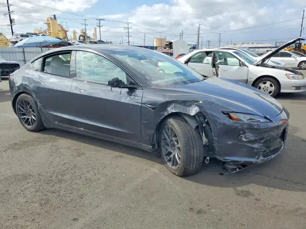 5YJ3E1EA9SF059073 — 2025 Tesla Model 3, фото 4 с аукциона Copart, Передняя часть