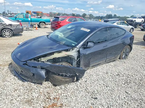 5YJ3E1EA2SF000804 — 2025 Tesla Model 3, Передняя часть (Front End), фото до ремонта