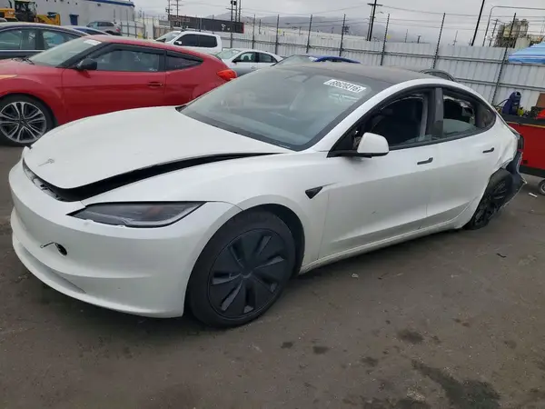 5YJ3E1EA9SF010584 — 2025 Tesla Model 3, Задняя часть (Rear End), фото до ремонта
