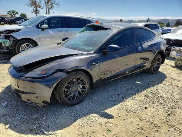 5YJ3E1EA7SF917074 — 2025 Tesla Model 3, Опрокидывание (Rollover), фото до ремонта