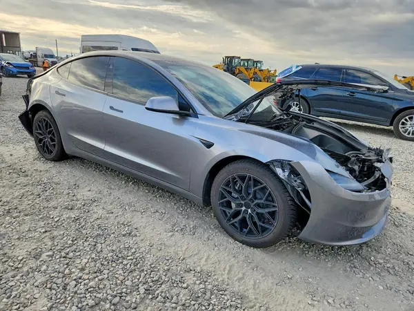 5YJ3E1EB6SF997783 — 2025 Tesla Model 3, фото 4 с аукциона Copart, Передняя часть