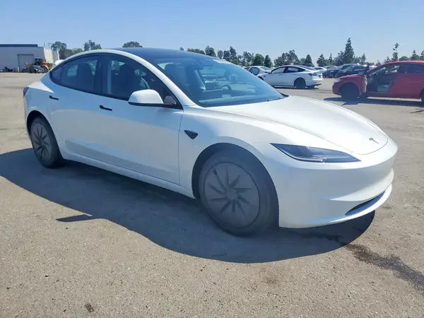 5YJ3E1EA7SF138287 — 2025 Tesla Model 3, фото 4 с аукциона Copart, Задняя часть