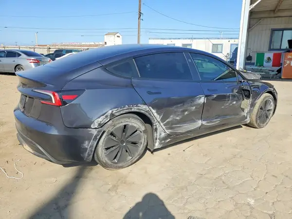 5YJ3E1EA7SF030350 — 2025 Tesla Model 3, фото 3 с аукциона Copart, Боковая часть