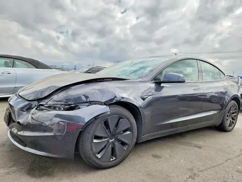 5YJ3E1EA1SF050349 — 2025 Tesla Model 3, Передняя часть (Front End), фото до ремонта