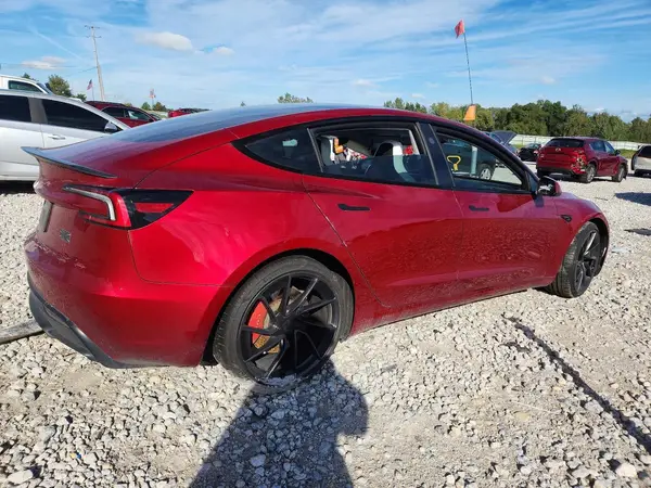 5YJ3E1ET8SF005703 — 2025 Tesla Model 3, фото 3 с аукциона Copart, Передняя часть