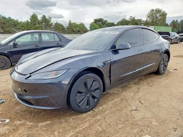5YJ3E1EAXSF060085 — 2025 Tesla Model 3, Боковая часть (Side), фото до ремонта