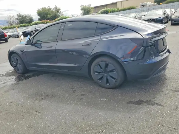 5YJ3E1EB9SF936220 — 2025 Tesla Model 3, фото 2 с аукциона Copart, Задняя часть