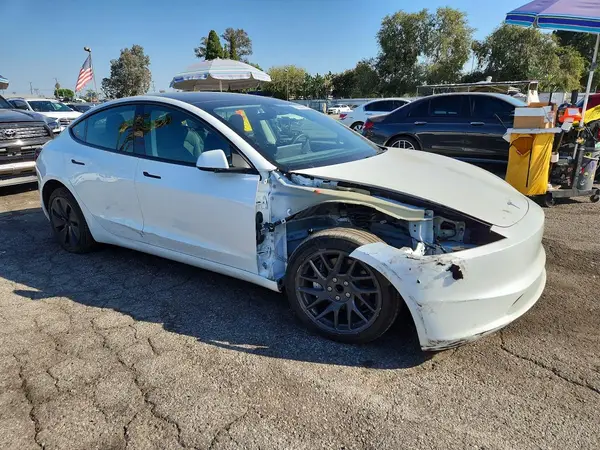 5YJ3E1EA0SF982803 — 2025 Tesla Model 3, фото 4 с аукциона Copart, Передняя часть