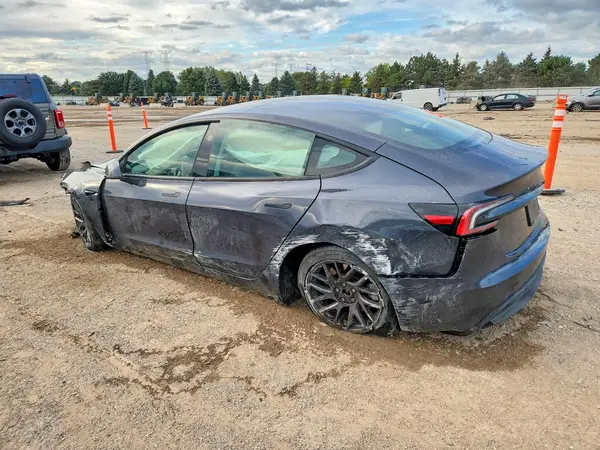 5YJ3E1EA3SF917007 — 2025 Tesla Model 3, фото 2 с аукциона Copart, Задняя часть