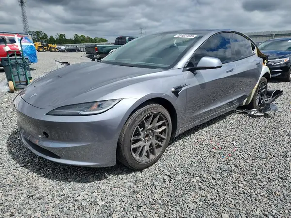 5YJ3E1EA7SF029120 — 2025 Tesla Model 3, Задняя часть (Rear End), фото до ремонта