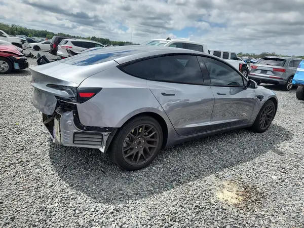 5YJ3E1EA7SF029120 — 2025 Tesla Model 3, фото 3 с аукциона Copart 02.10.2026, Задняя часть