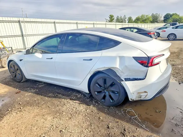 2025 TESLA MODEL 3 VIN 5YJ3E1EB9SF899993 фото 2